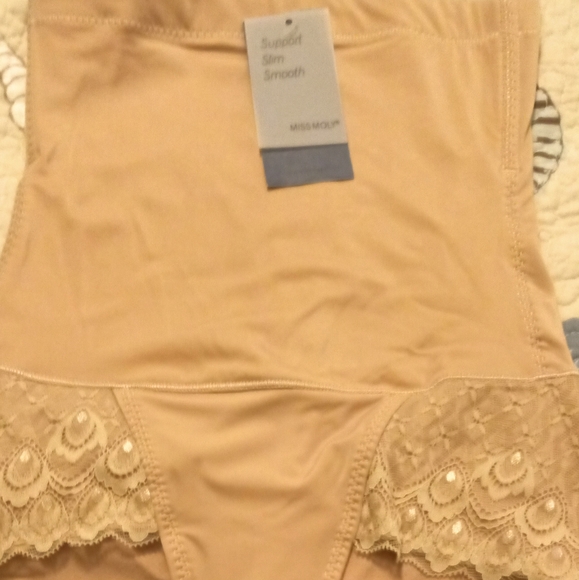 miss mod Accessories - Brand new slimmer size L